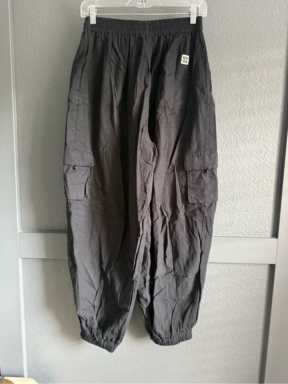 LUCY & YAK • NWT Rumi cargo trousers - size 8 black - Picture 6 of 6